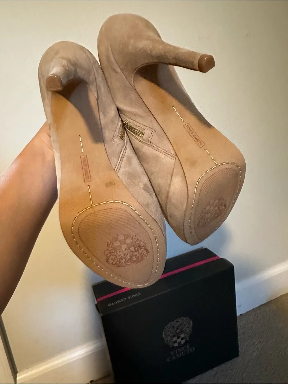 NWT Vince Camuto Elvin platform suede booties 7.5